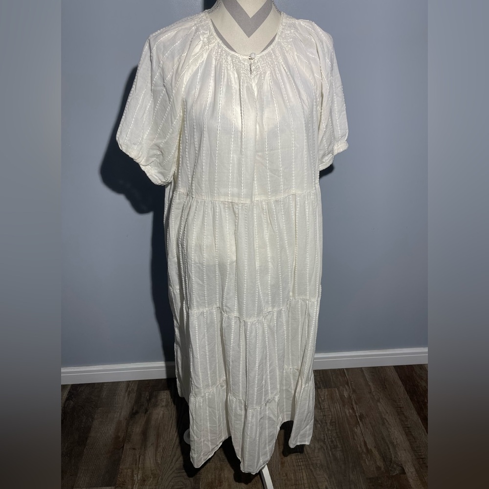 Elegant‎ White Short Sleeve Dress
